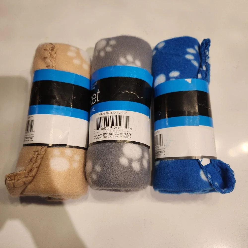 Set of 3 Pet Blankets Paw Print Fleece 30x215 Ideal for Crate Bed Car